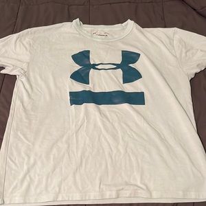 Hardly worn under armor tee shirt!